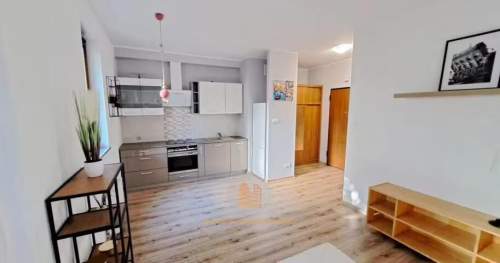 Apartament 2-pokoje z ogródkiem, komórką i garażem