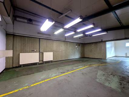 Hala z biurami centrum Krakowa możliwy podział