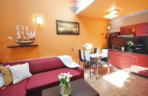 Apartament wakacyjny w sercu sosnowego lasu
