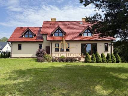Dom wolnostojący Piękny ogród Do zamieszkania