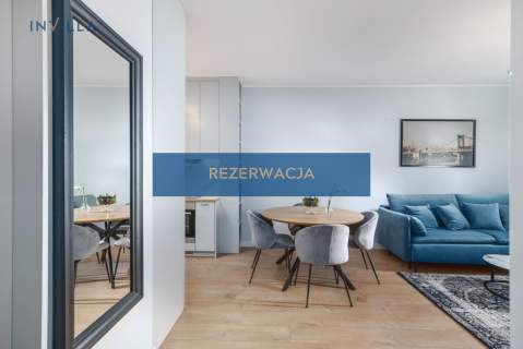 Mieszkanie z miejscem w hali i komórką lokatorską