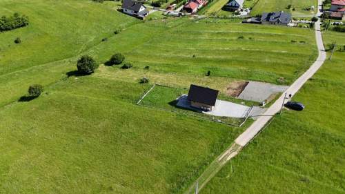 Klimatyczny dom z bali na szczycie góry