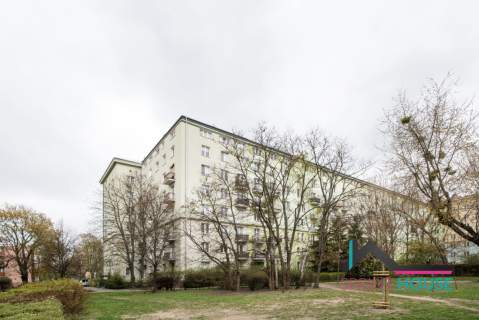 Widne, dwustronne, tuż przy metrze, ciche