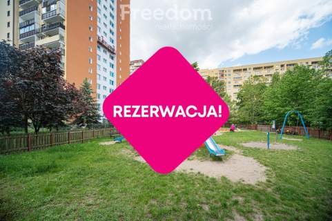 32,5 m2 z osobną kuchnią i dużym balkonem metro