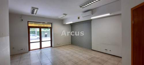 lokal z parkingiem