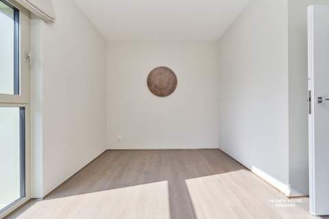 Trzypokojowy apartament z dużym tarasem przy parku