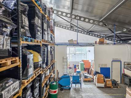 Hala produkcyjno-magazynowa do wynajęcia   951 m2