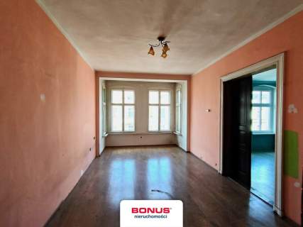 Kamienica przy deptaku   135 m z balkonem