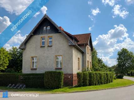 Przedwojenny dom z działką 1800 m w centrum Czernicy