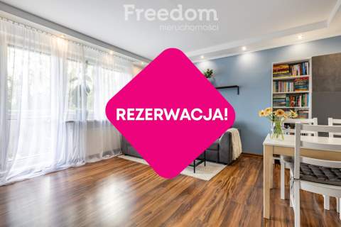 2 pokoje. Oddzielna kuchnia. Balkon