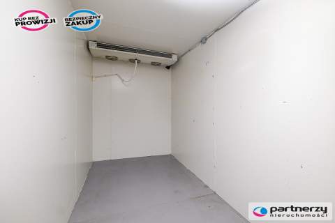 Pow. mieszkalna 350m2 Pow. produkcyjna 250m2
