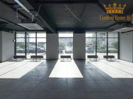 Do wynajmu lokal usługowy o pow. 121 m2 na osiedlu Amsterdam,...