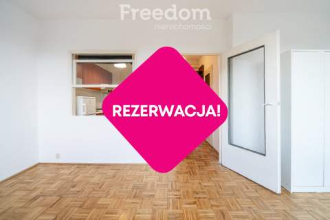 32,5 m2 z osobną kuchnią i dużym balkonem metro