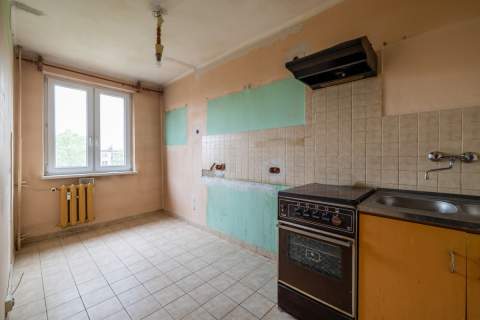 2 pokoje z możliwością przerobienia na 3 z balkonem