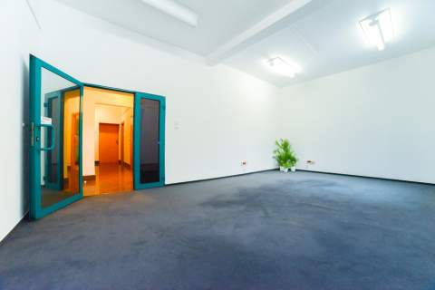 Powierzchnia biurowo- magazynowa 208,8 m2