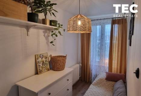 2 pokoje 40 m Loggia 9 piętro Widok l