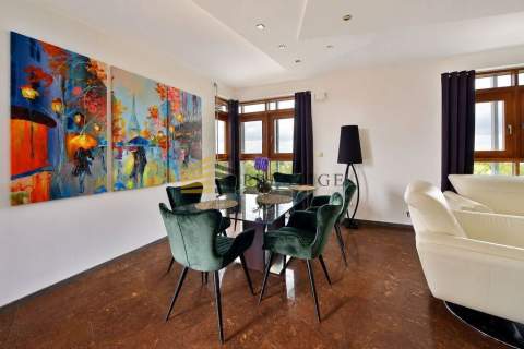 Luxury Apartment Big Terrace Garage Included