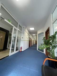 Wysoki standard,recepcja,dostęp24h,parking,ochrona