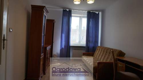 Centrum, ul. Ogrodowa , k. Hali Mirowskiej, metro