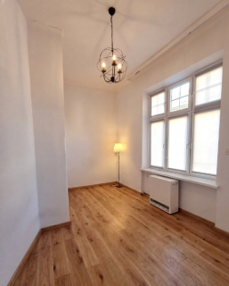 Ul Lea Przestronny lokal biurowy 70m2 do wynajęcia