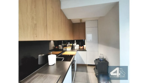 Dwupoziomowy apartament z dużym ogrodem