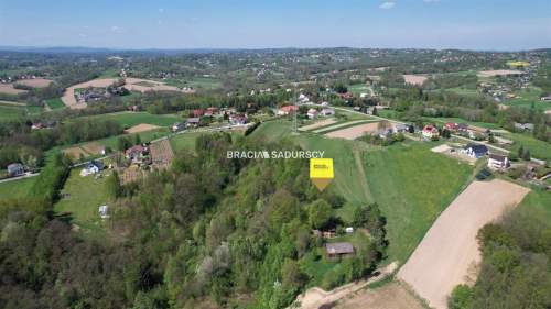 Działka rolna z drewnianym domem Nowa Wieś