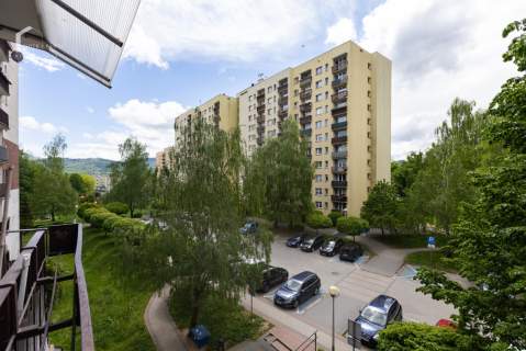 Ustawne 2 pokoje z balkonem na os. Beskidzkim