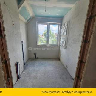 Nowoczesny budynek w Sochaczewie, Rozlazłów