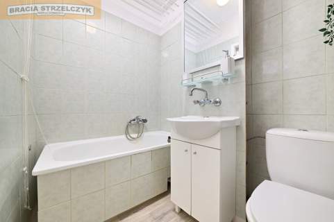 Służewiec. 2 pokoje. Balkon