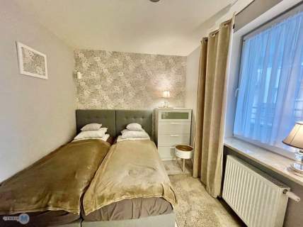 2 pokoje w Apartamentowcu w Centrum z wyposażeniem
