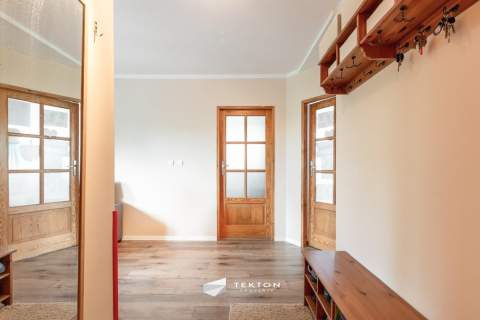 balkon duża piwnica w cenie 3 pokoje