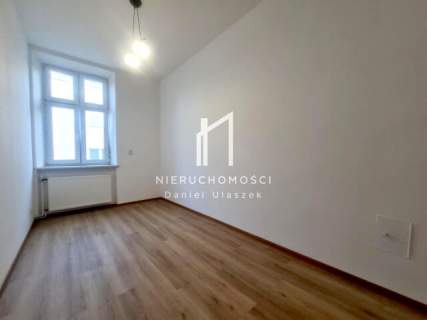 BEZCZYNSZOWE MIESZKANIE PO KAPITALNYM REMONCIE W SAMYM CENTRUM