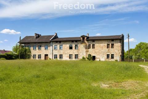 Zabytkowy dwór z XVIII w., 5,2 ha - inwestycja