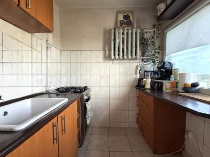 Dwa pokoje z balkonem z widokiem na zieleń 