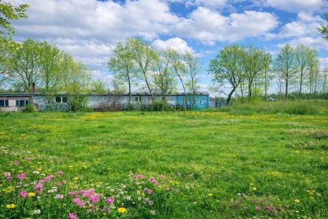 2500 m2 przy asfalcie, uzbrojona