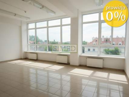 Pofabryczny klimat, recepcja, parking , dostęp24h