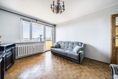 Trzy pokoje winda balkon Łazarz