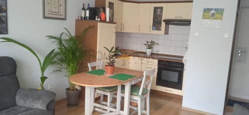 Saska Kępa, 2 pokoje, balkon, kom. m.postojowe