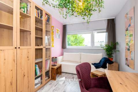 PRZY LESIE, Z OGRODEM 120m2, SZEREGOWIEC,PARKING