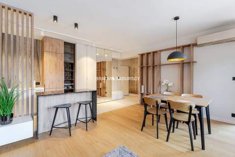 2 pok/ Balkon/ wysoki standard/ Królowej Jadwigi.