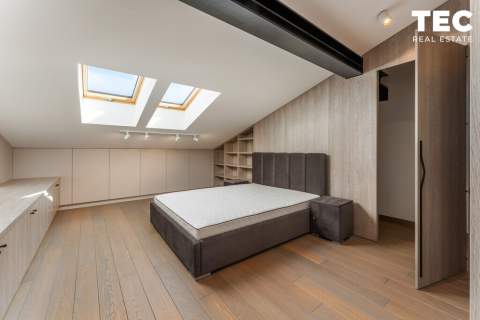 Dwupoziomowy apartament z widokiem na Wawel