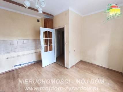 Nieduża kawalerka w centrum miasta.