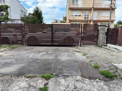 Bezczynszowe 5 pokoi, Garaż
