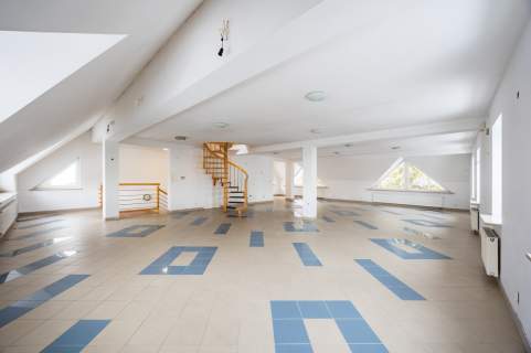 Lokal 240 m2 Ursus Parking Usługi Biuro