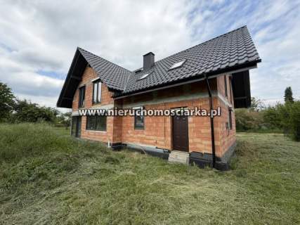 Nowy dom o bardzo funkcjonalnym układzie 207 m2