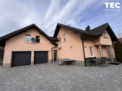 Dom 220 m Garaż 2-stan. Działka 18 ar l
