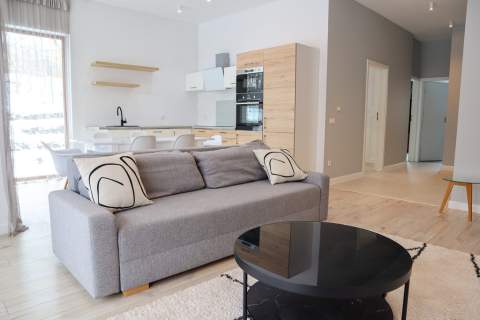 Przestronny apartament w zielonej okolicy