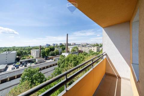 Trzy pokoje winda balkon Łazarz