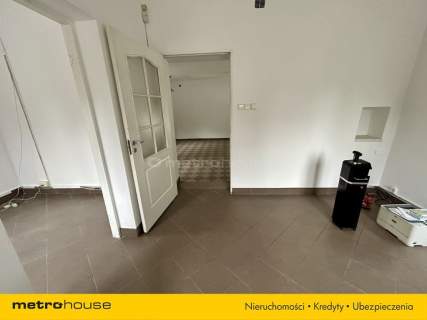 Funkcjonalny obiekt biurowo-magazynowy
