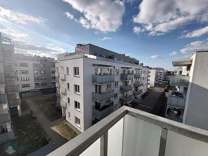 Trzypokojowe mieszkanie z dużym balkonem